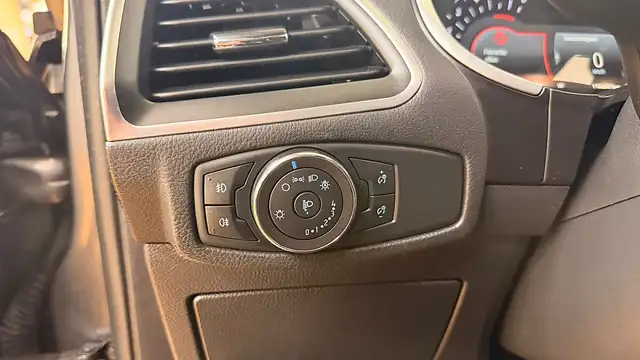 Ford Galaxy view 22