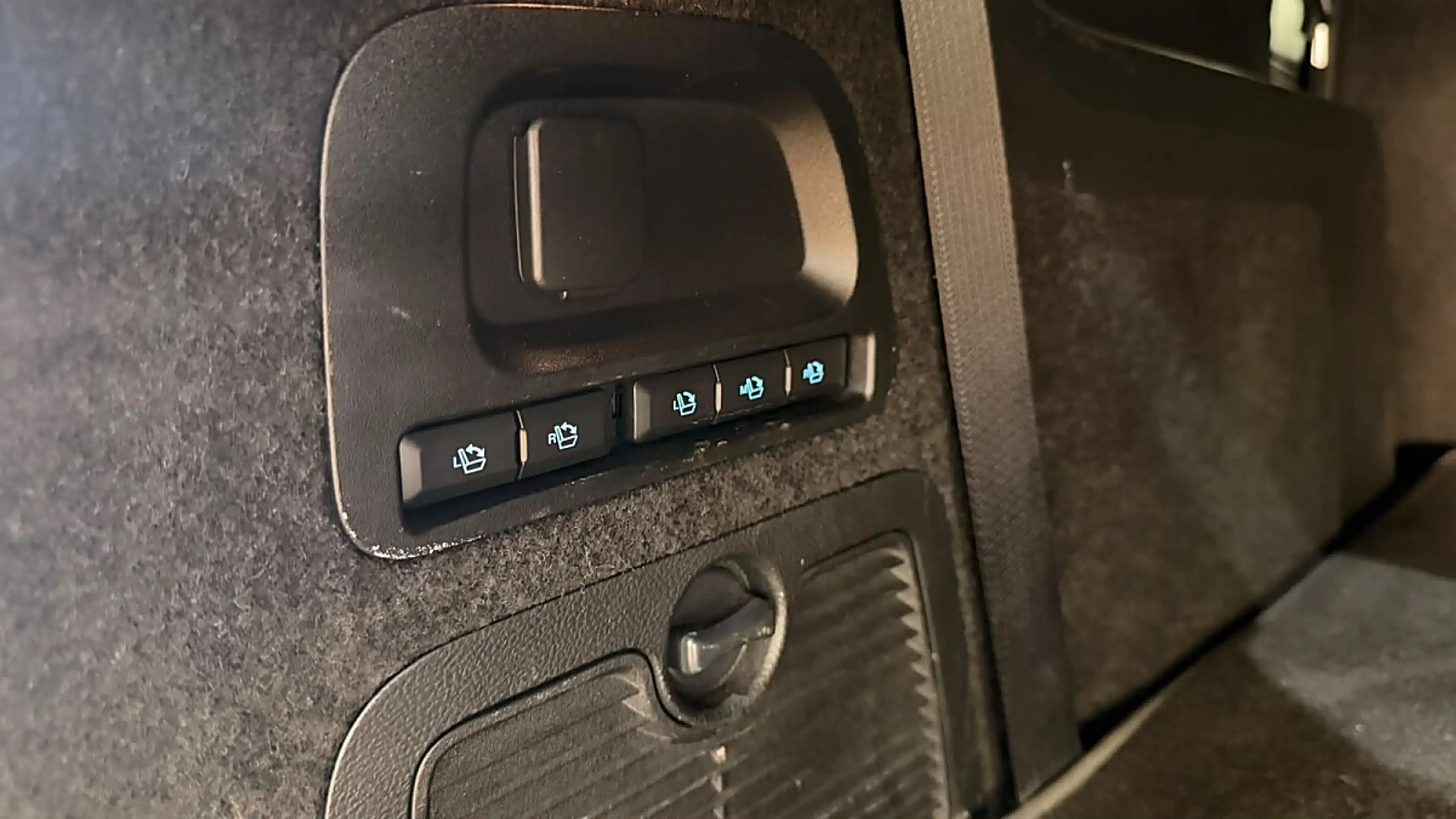 Ford Galaxy 2,0 EcoBlue SCR Titanium — photo 8