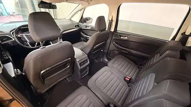Ford Galaxy view 12