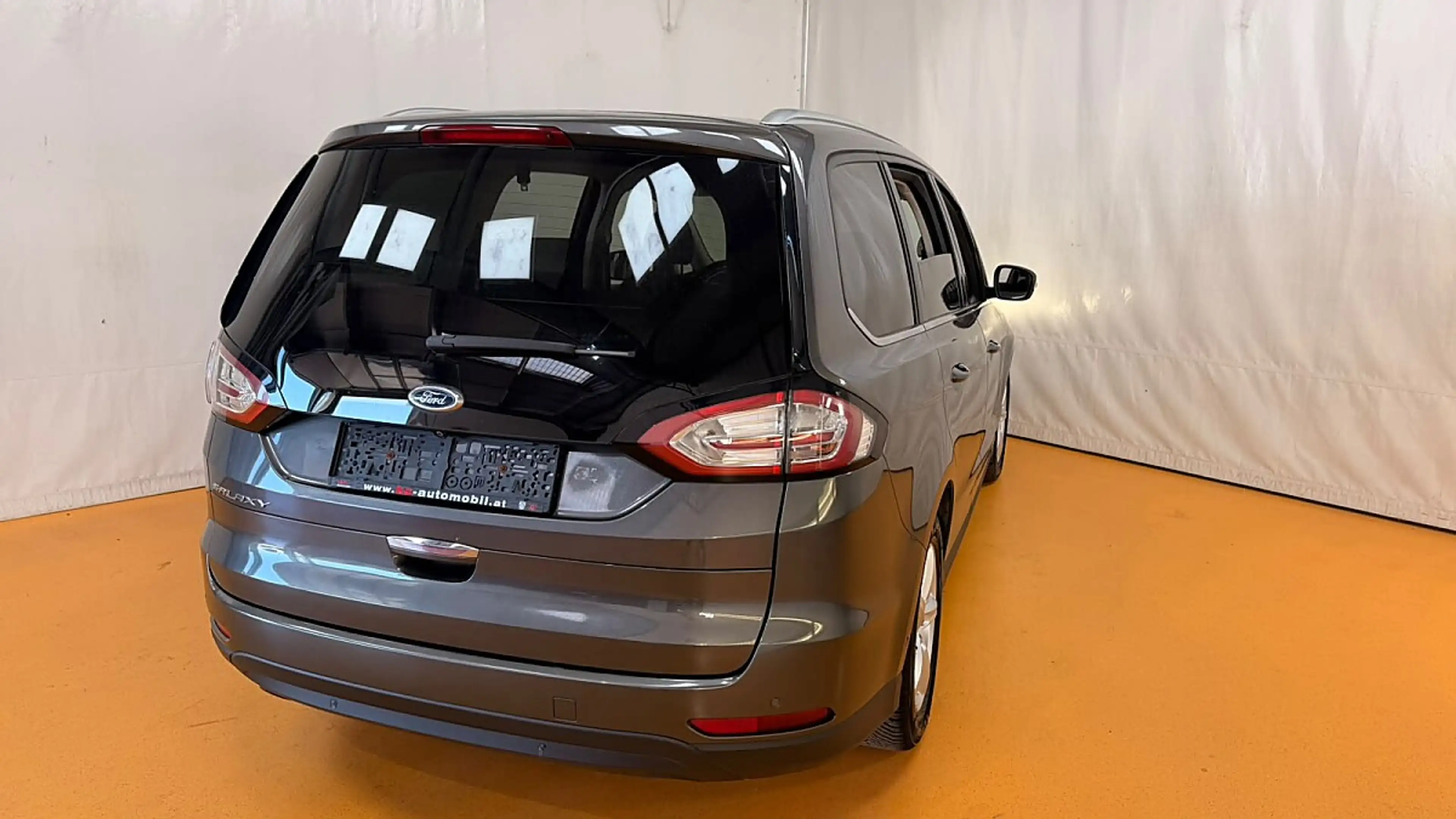Ford Galaxy 2,0 EcoBlue SCR Titanium — photo 5