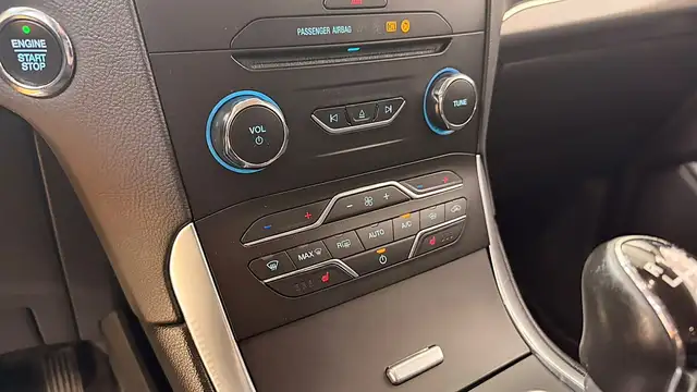 Ford Galaxy view 27