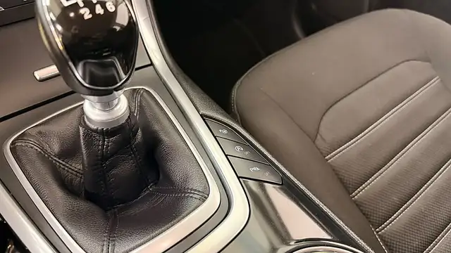 Ford Galaxy view 29