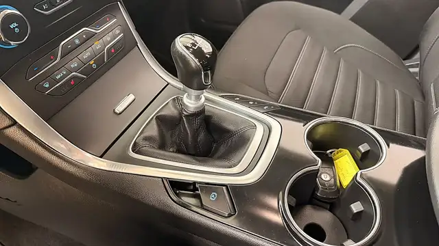 Ford Galaxy view 28
