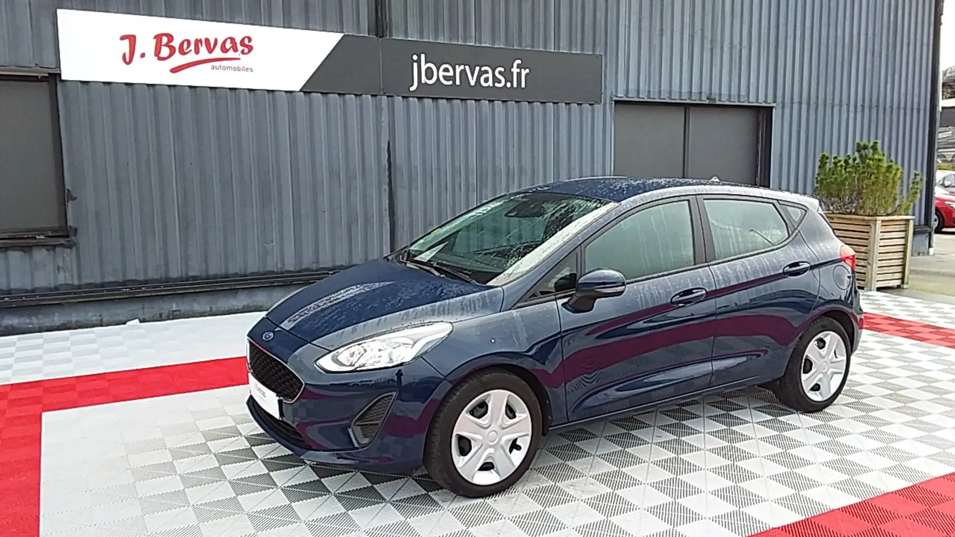 Ford Fiesta 1.5 TDCi 85 ch S&S Essential Bleu - 1