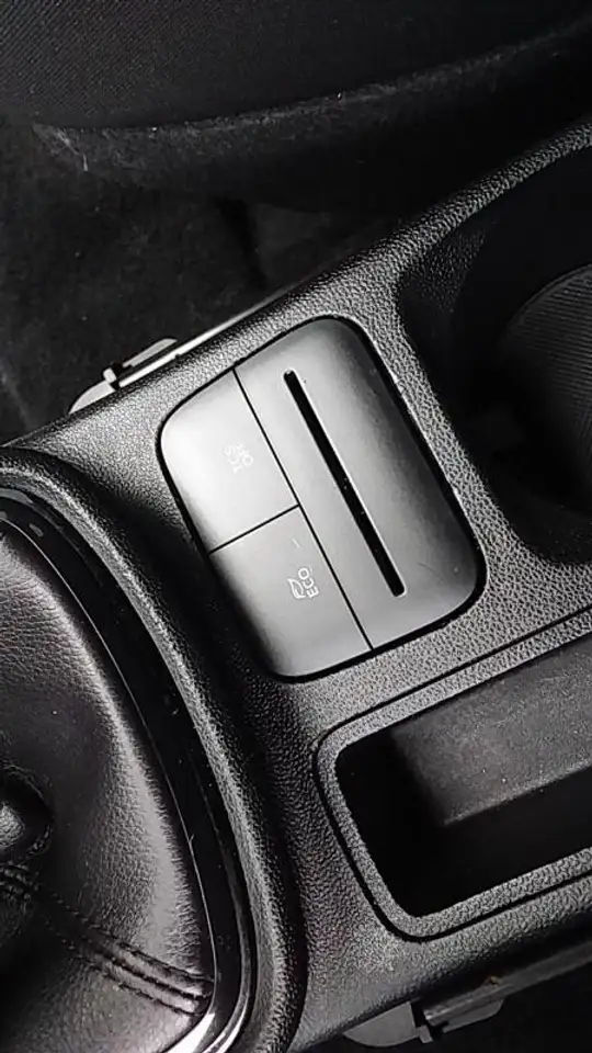 Ford Fiesta Active — photo 17