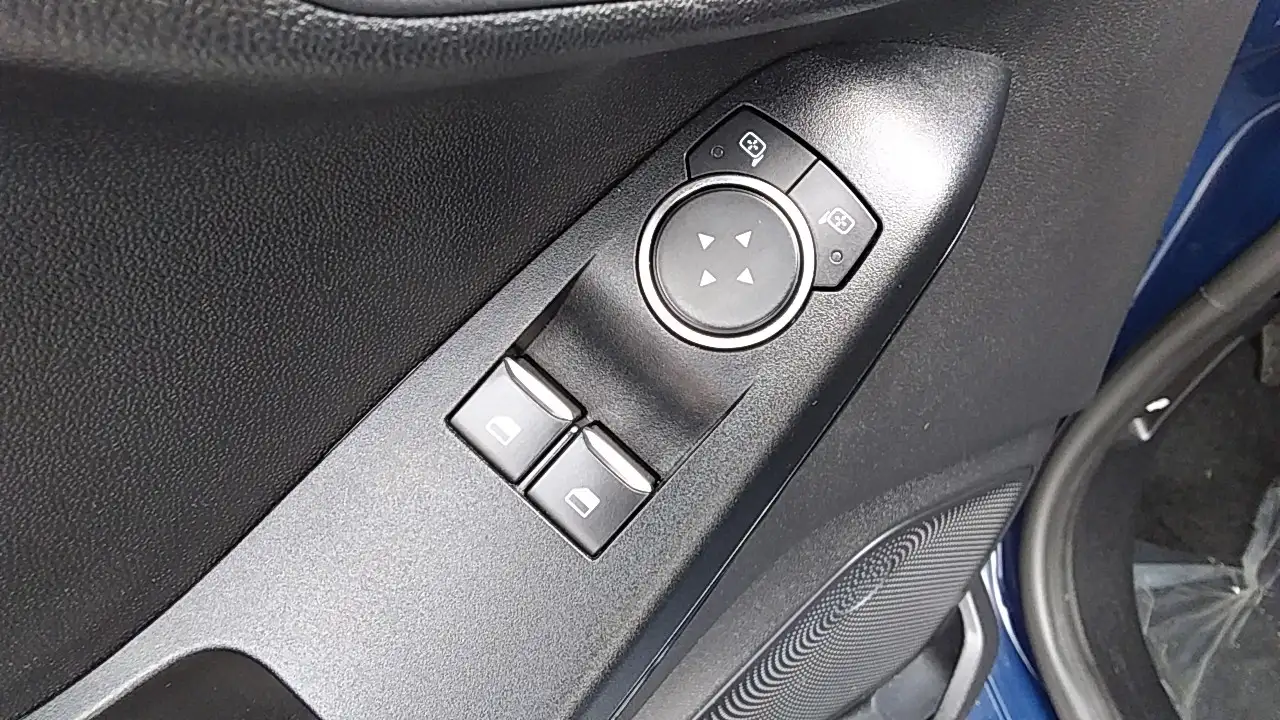 Ford Fiesta Active — photo 14