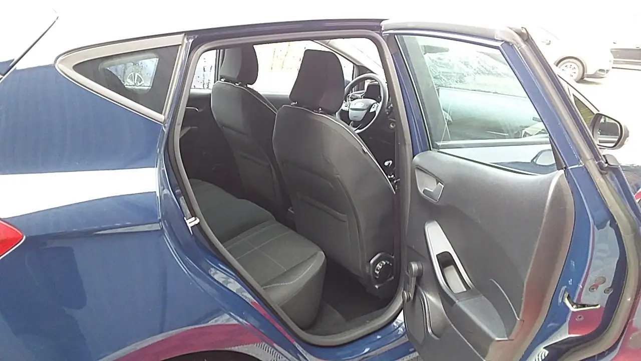 Ford Fiesta Active — photo 7