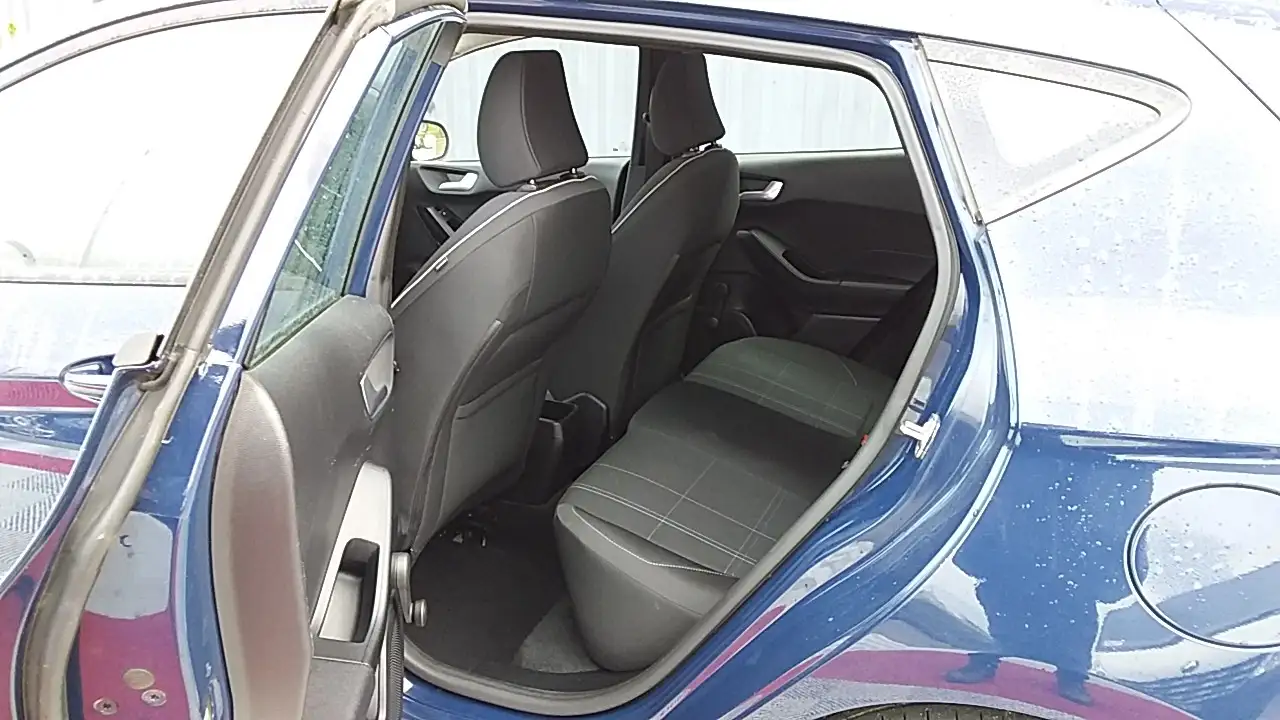 Ford Fiesta Active — photo 12