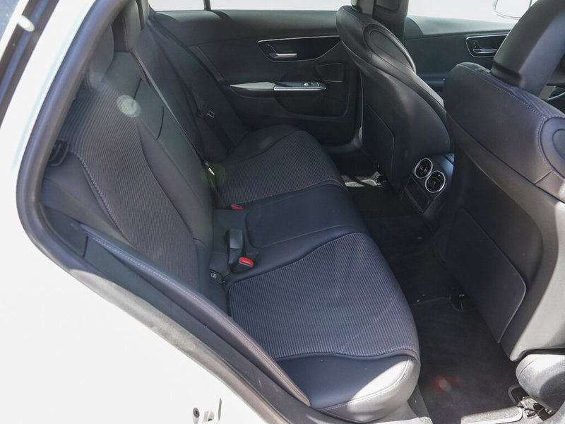 Mercedes-Benz C 300 C 300 e T AVANTGARDE MBUX KAMERA APPLE LED — photo 6