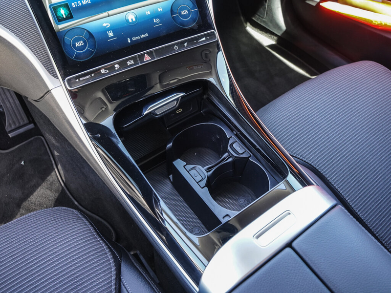 Mercedes-Benz C 300 C 300 e T AVANTGARDE MBUX KAMERA APPLE LED — photo 12