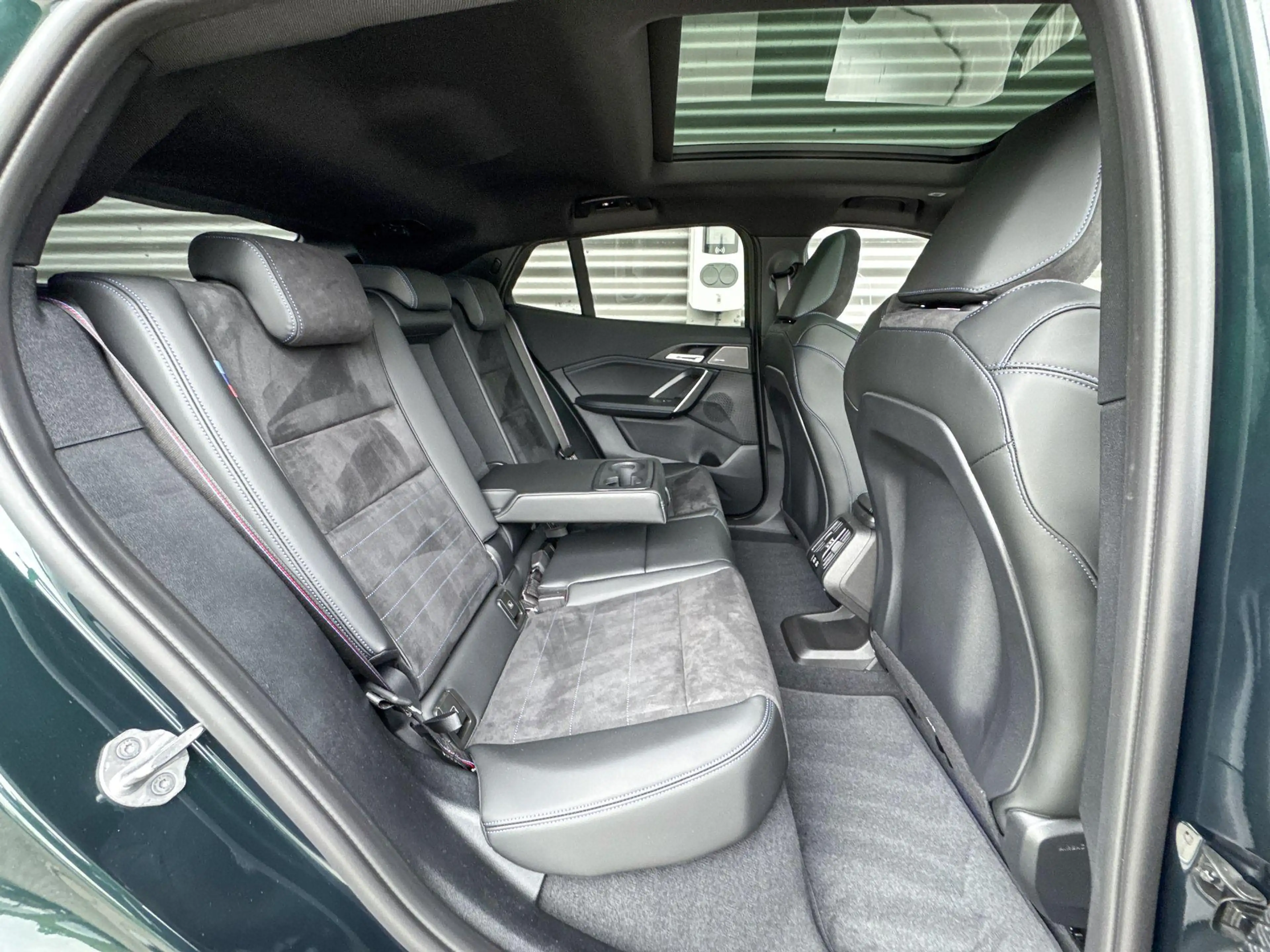 BMW iX2 eDrive20 67 kWh M Sport Edition — photo 9