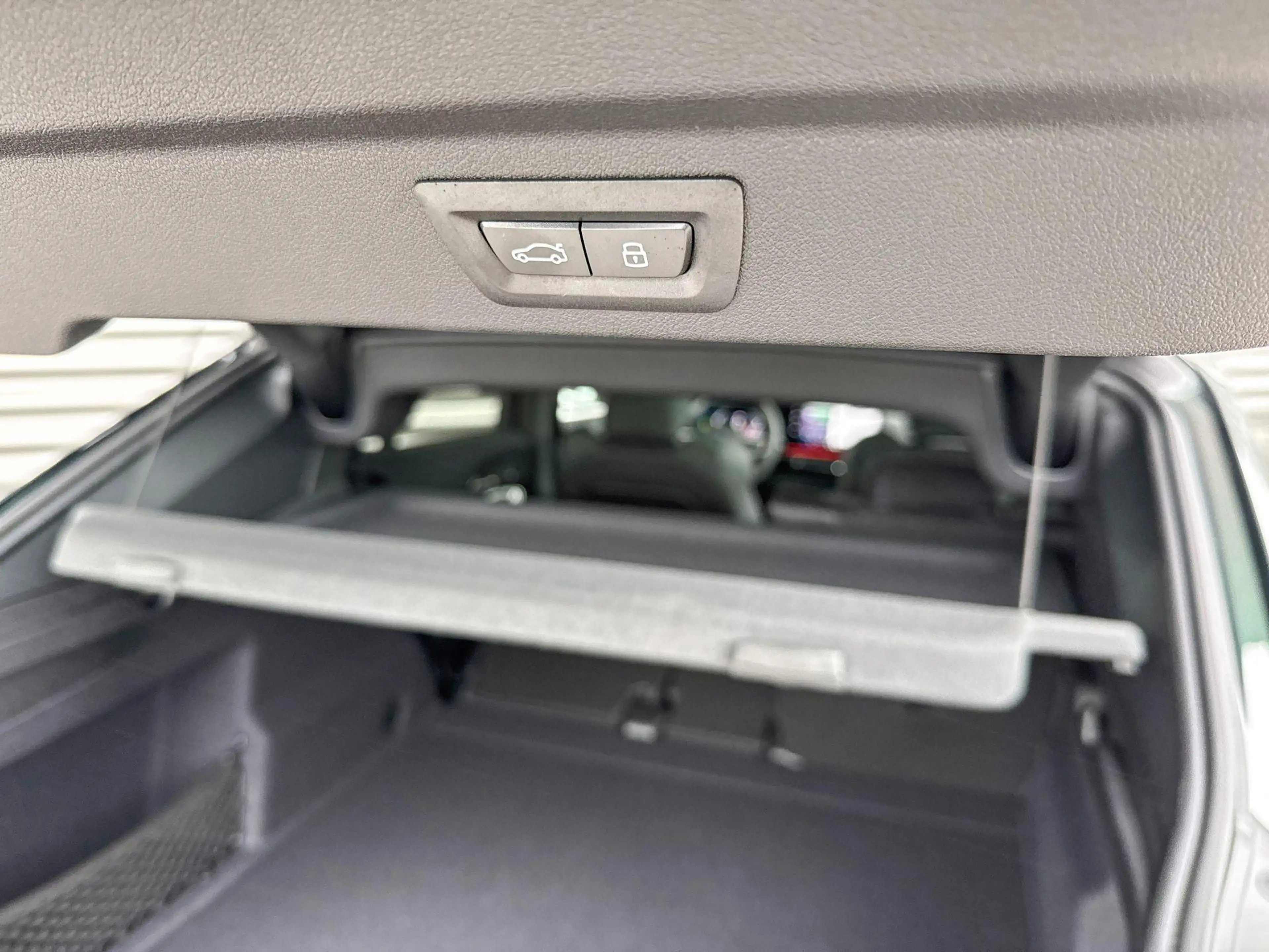 BMW iX2 eDrive20 67 kWh M Sport Edition — photo 12