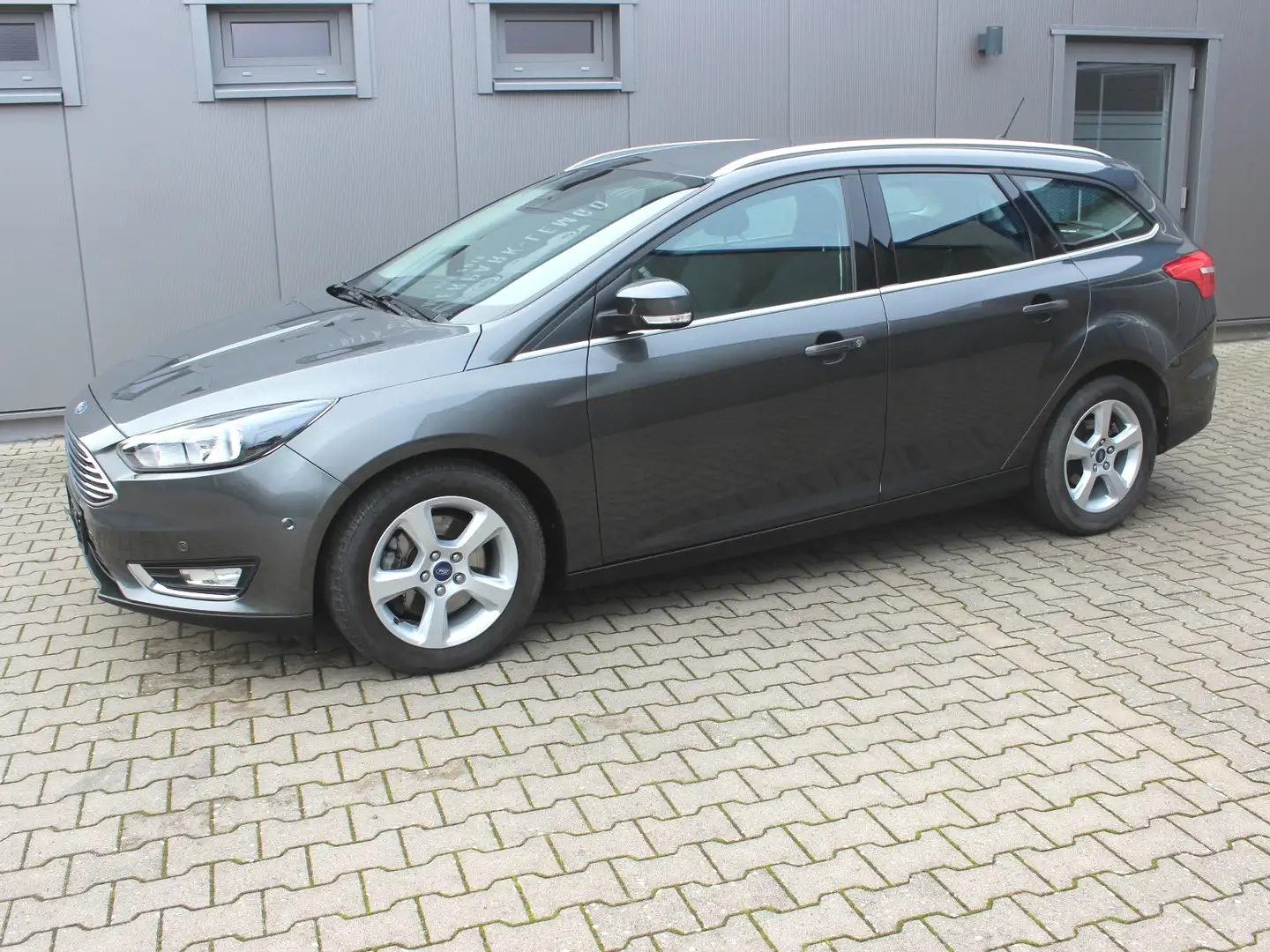 Ford Focus Titanium 1,5 EcoBoost Start/Stopp Gris - 2