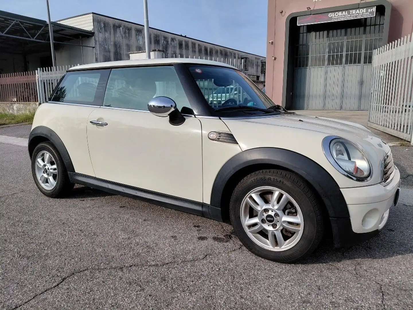 MINI One 1.4 16V One (55kW) Neo Patentati Blanc - 1