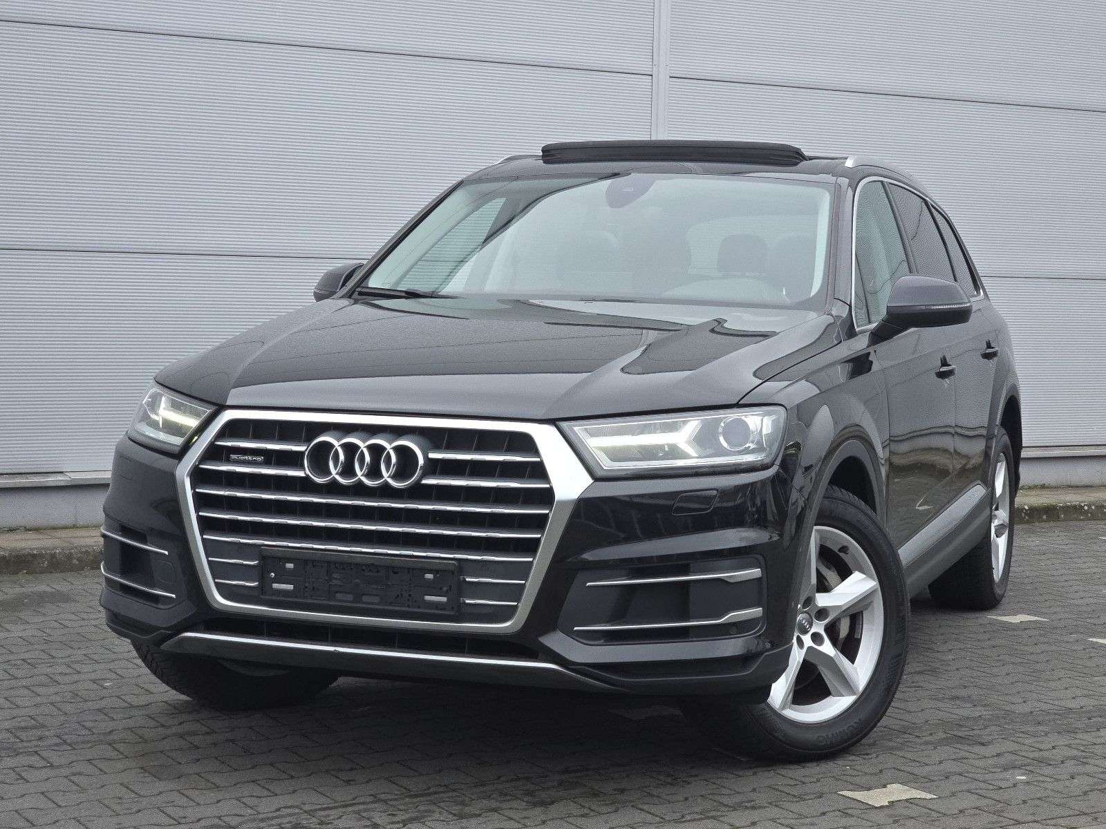 Second hand Audi Q7 3.0