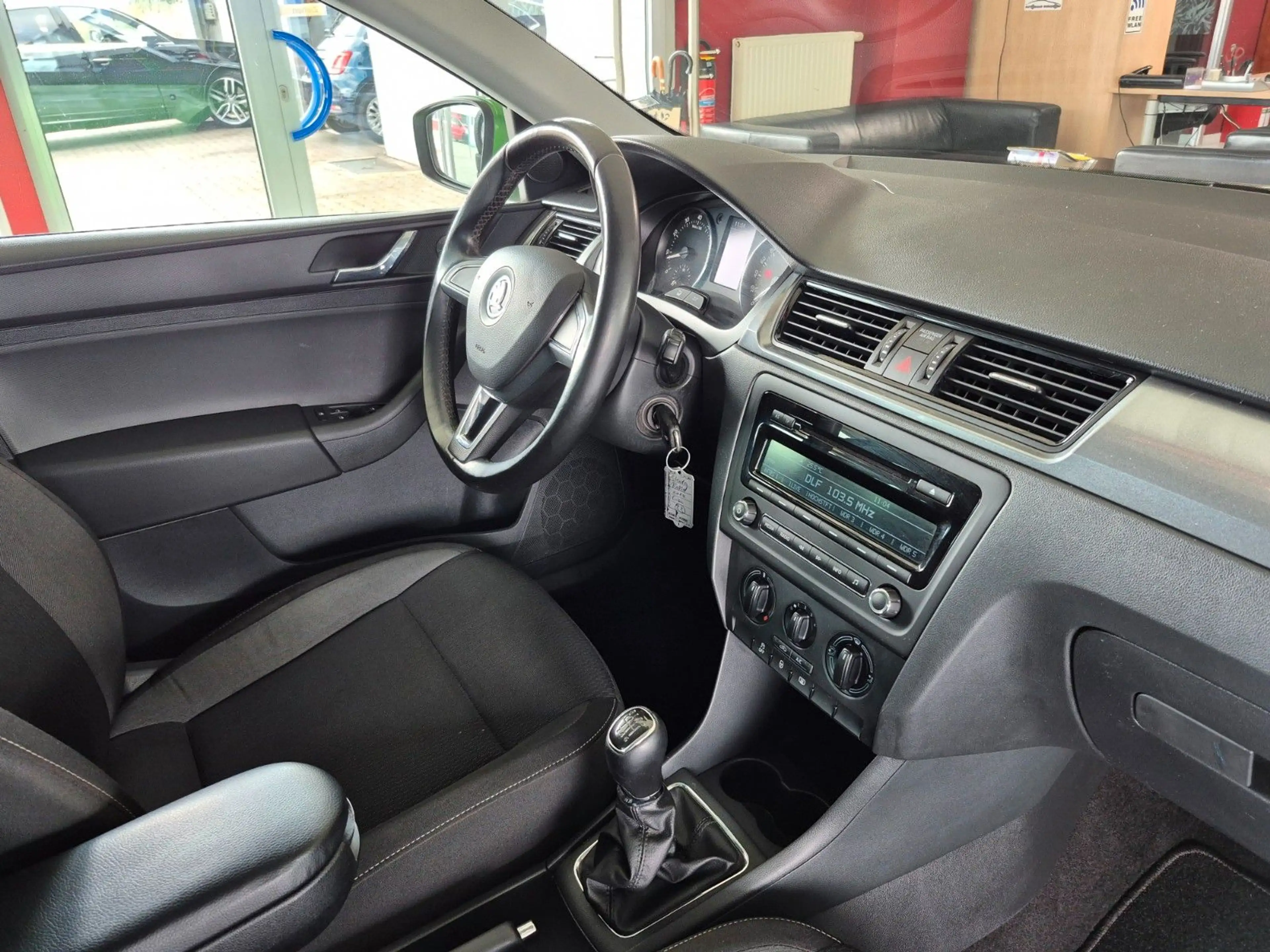 Skoda Rapid/Spaceback Spaceback Ambition Klima PDC Alufelgen — photo 12