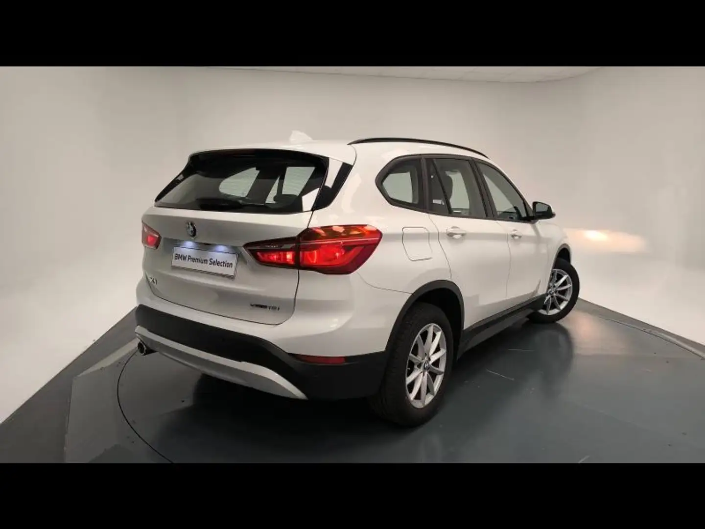 BMW X1 sDrive18iA 140ch Lounge DKG7 Blanc - 2