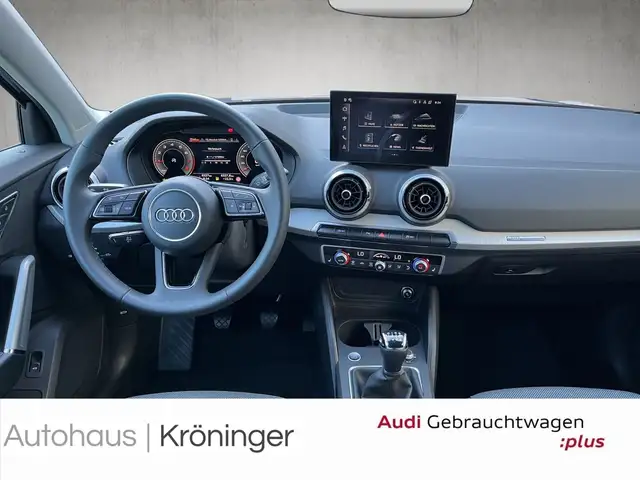 Audi Q2 view 13