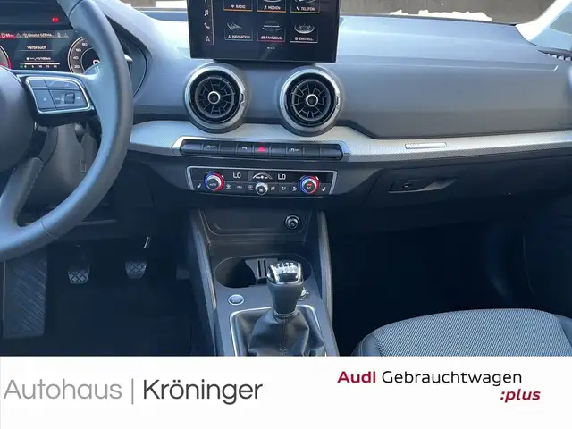 Audi Q2 view 14