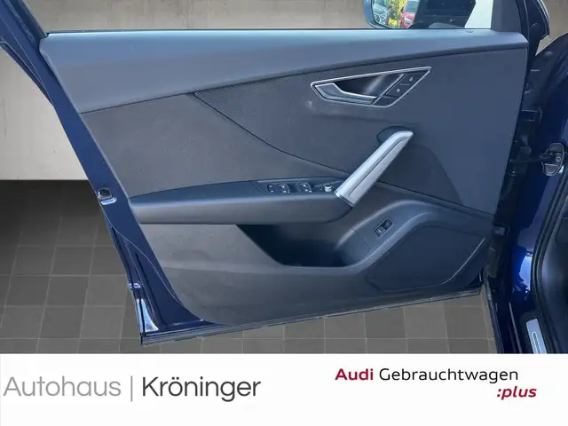 Audi Q2 view 8