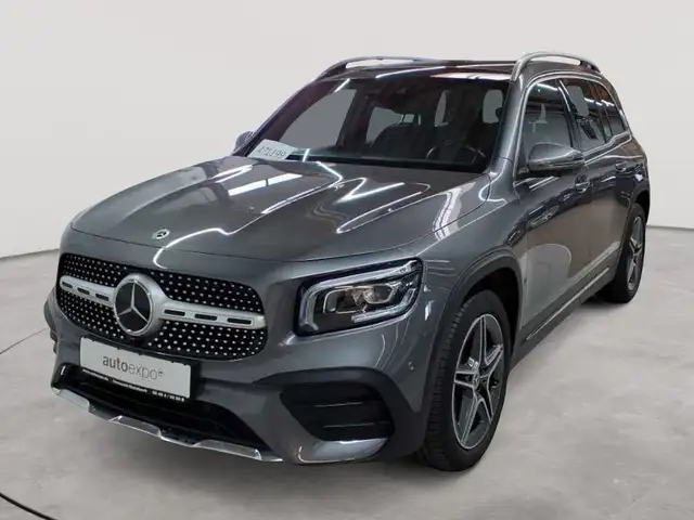 Mercedes-Benz GLB view 2