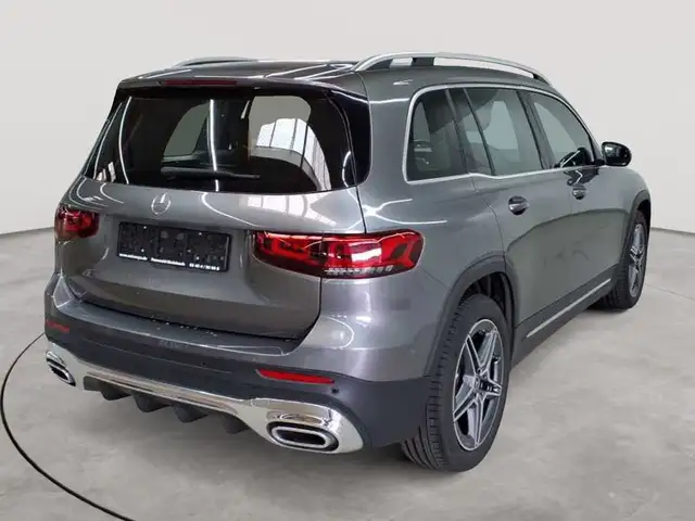 Mercedes-Benz GLB view 4