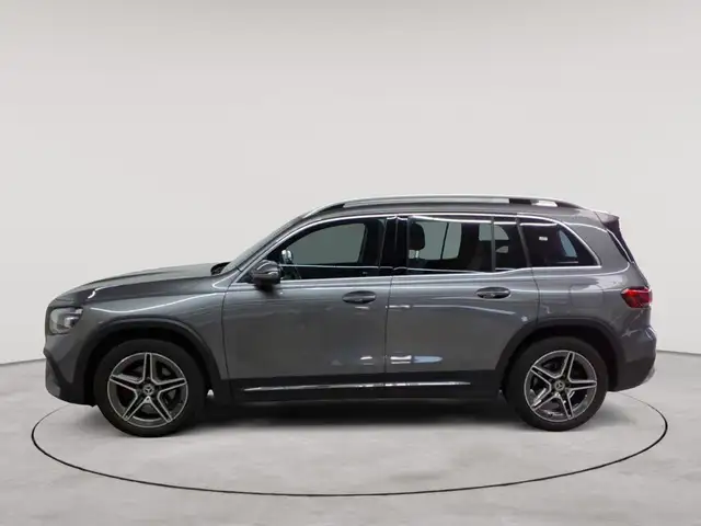 Mercedes-Benz GLB view 6