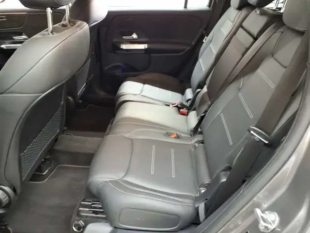 Mercedes-Benz GLB view 13