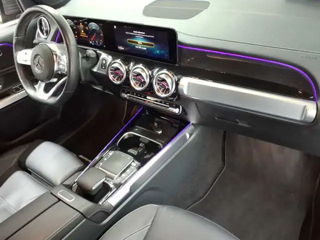 Mercedes-Benz GLB view 9