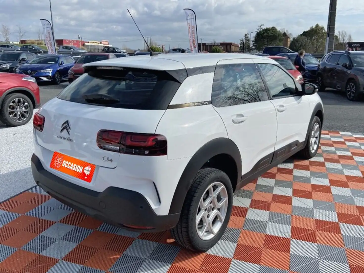 Citroen C4 Cactus BlueHDi 100 FEEL NAV GPS Caméra JA 16\u0026amp;quo Blanco - 2