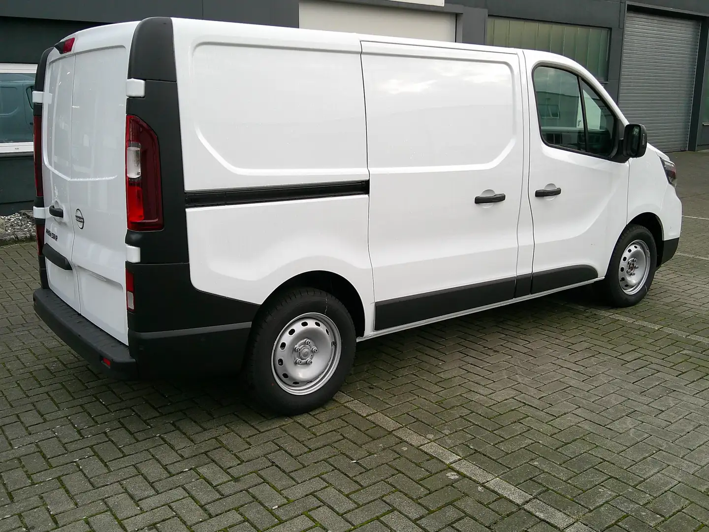 Nissan Primastar 3,0t L1H1 dci130 MT N-CONNECTA 1ST LRB NAVI Weiß - 2
