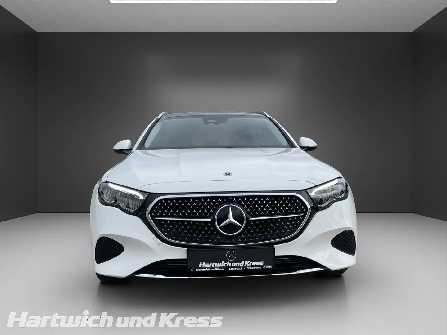 Mercedes-Benz E 200 E 200 T Avantgarde Advanced+Pano+Ambiente+Distroni Blanc - 2