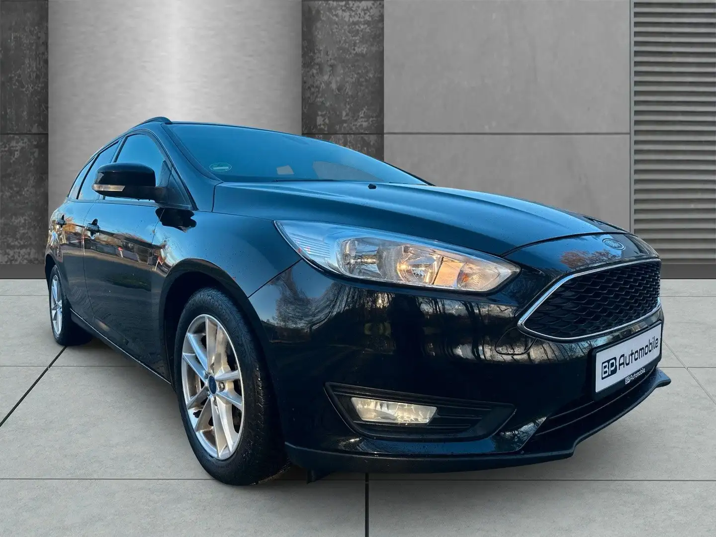 Ford Focus Turnier Business 1.0 Ecoboost Schwarz - 2