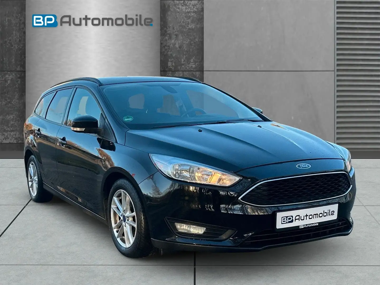 Ford Focus Turnier Business 1.0 Ecoboost Schwarz - 1