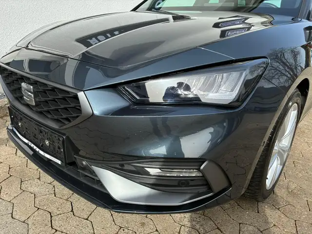 Seat Leon view 3
