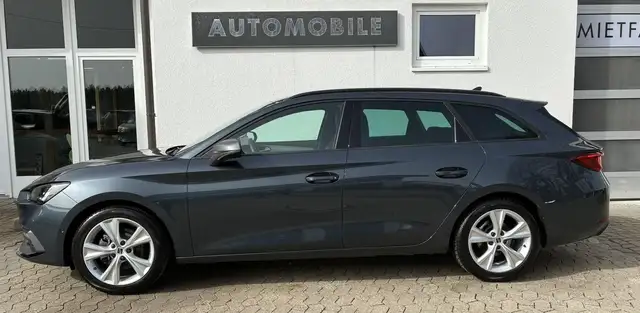 Seat Leon view 4