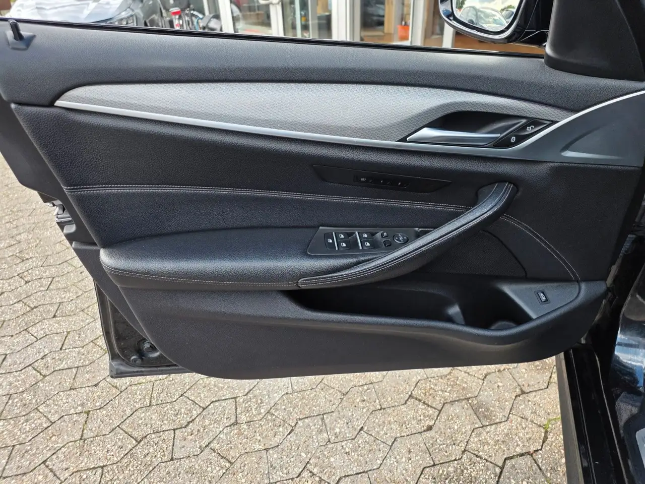 BMW 530i 252CH - M-SPORT - 1ERE MAIN - HUD - BVA - CAMÉRA DE RECUL