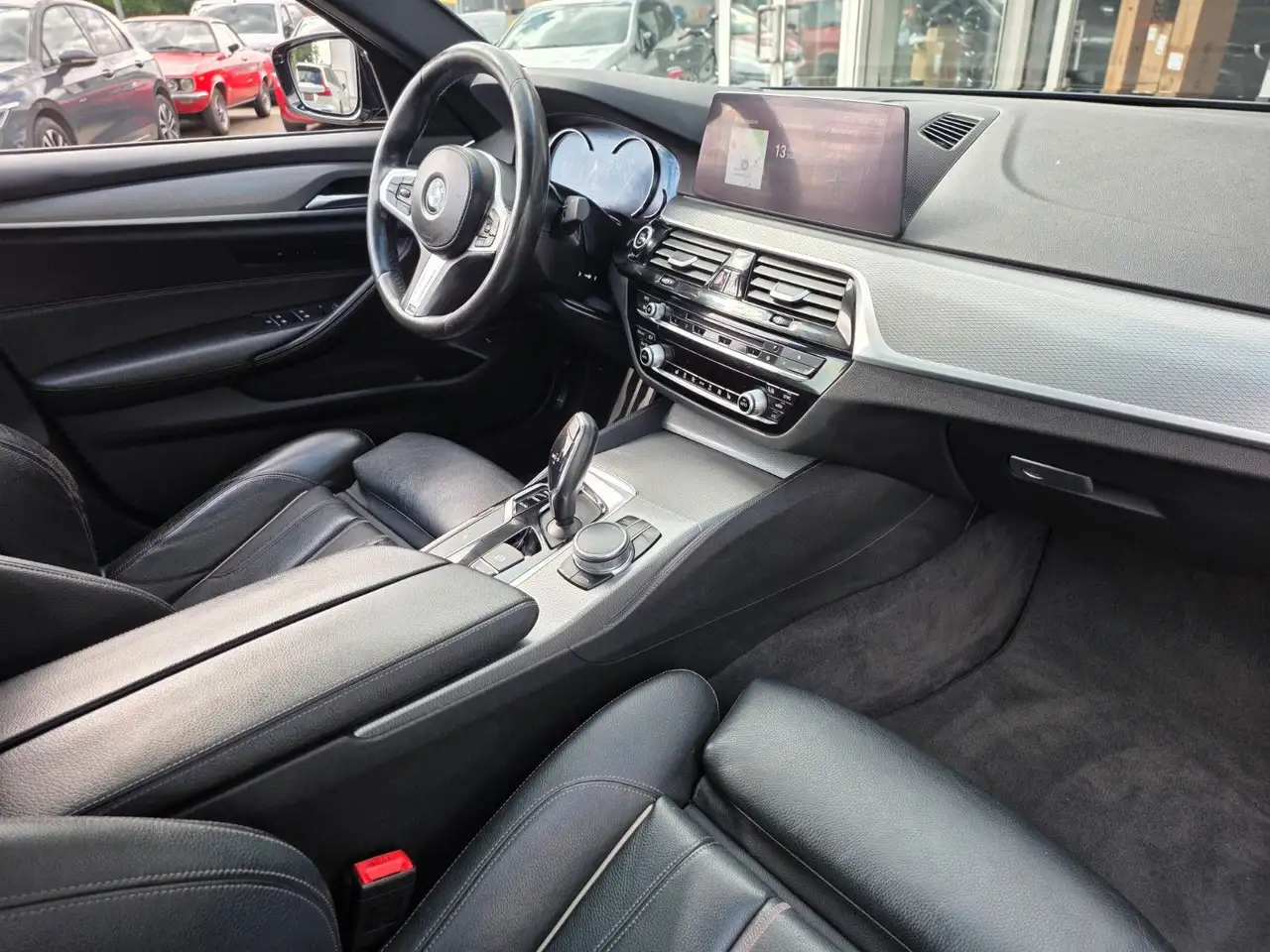 BMW 530i 252CH - M-SPORT - 1ERE MAIN - HUD - BVA - CAMÉRA DE RECUL