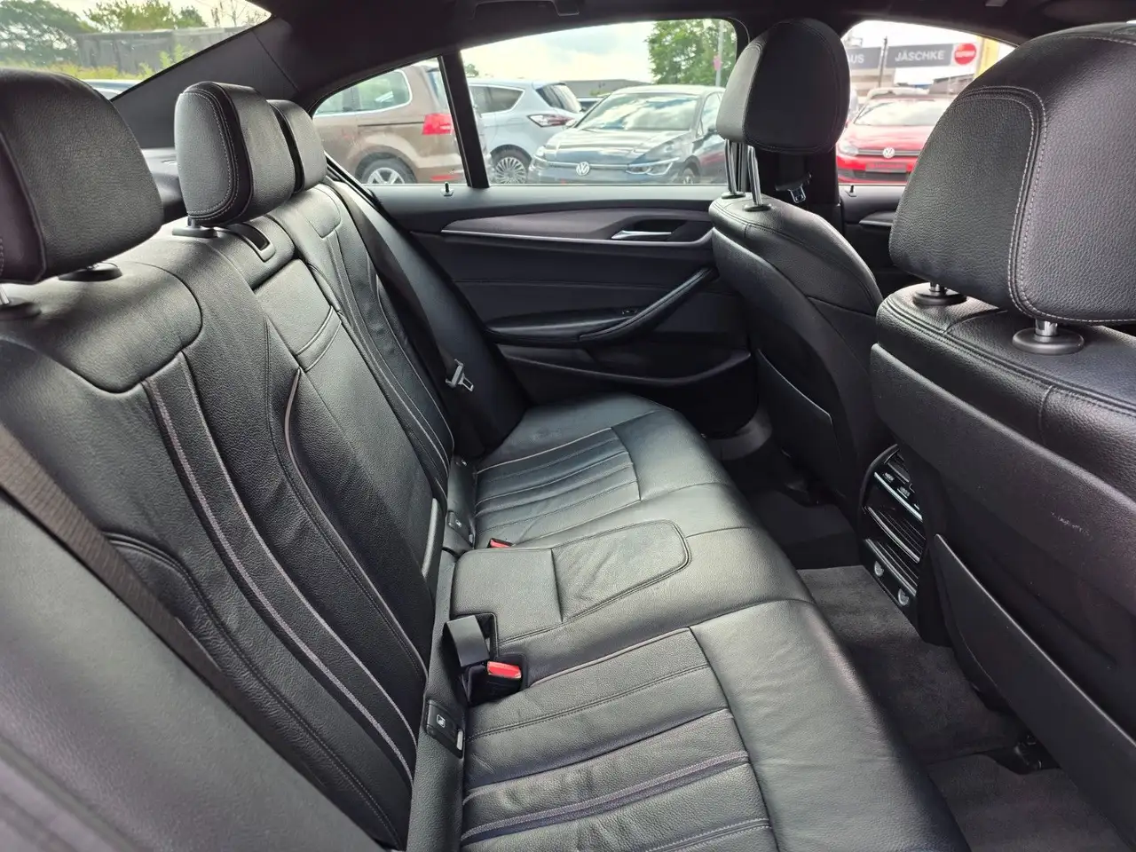 BMW 530i 252CH - M-SPORT - 1ERE MAIN - HUD - BVA - CAMÉRA DE RECUL
