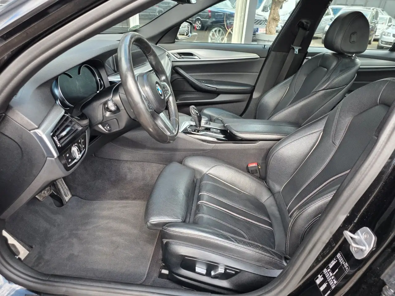 BMW 530i 252CH - M-SPORT - 1ERE MAIN - HUD - BVA - CAMÉRA DE RECUL