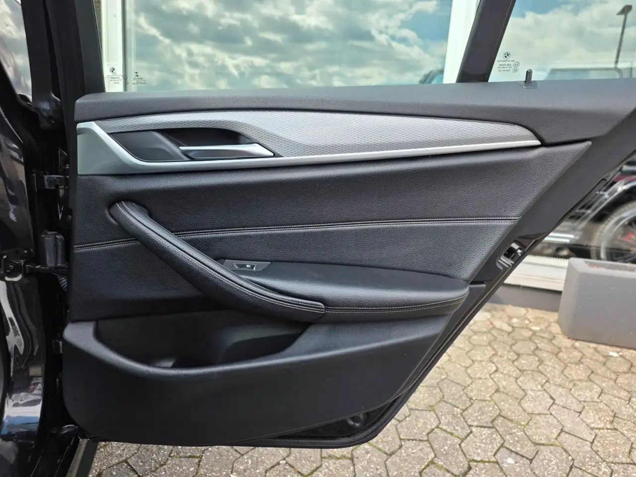 BMW 530i 252CH - M-SPORT - 1ERE MAIN - HUD - BVA - CAMÉRA DE RECUL