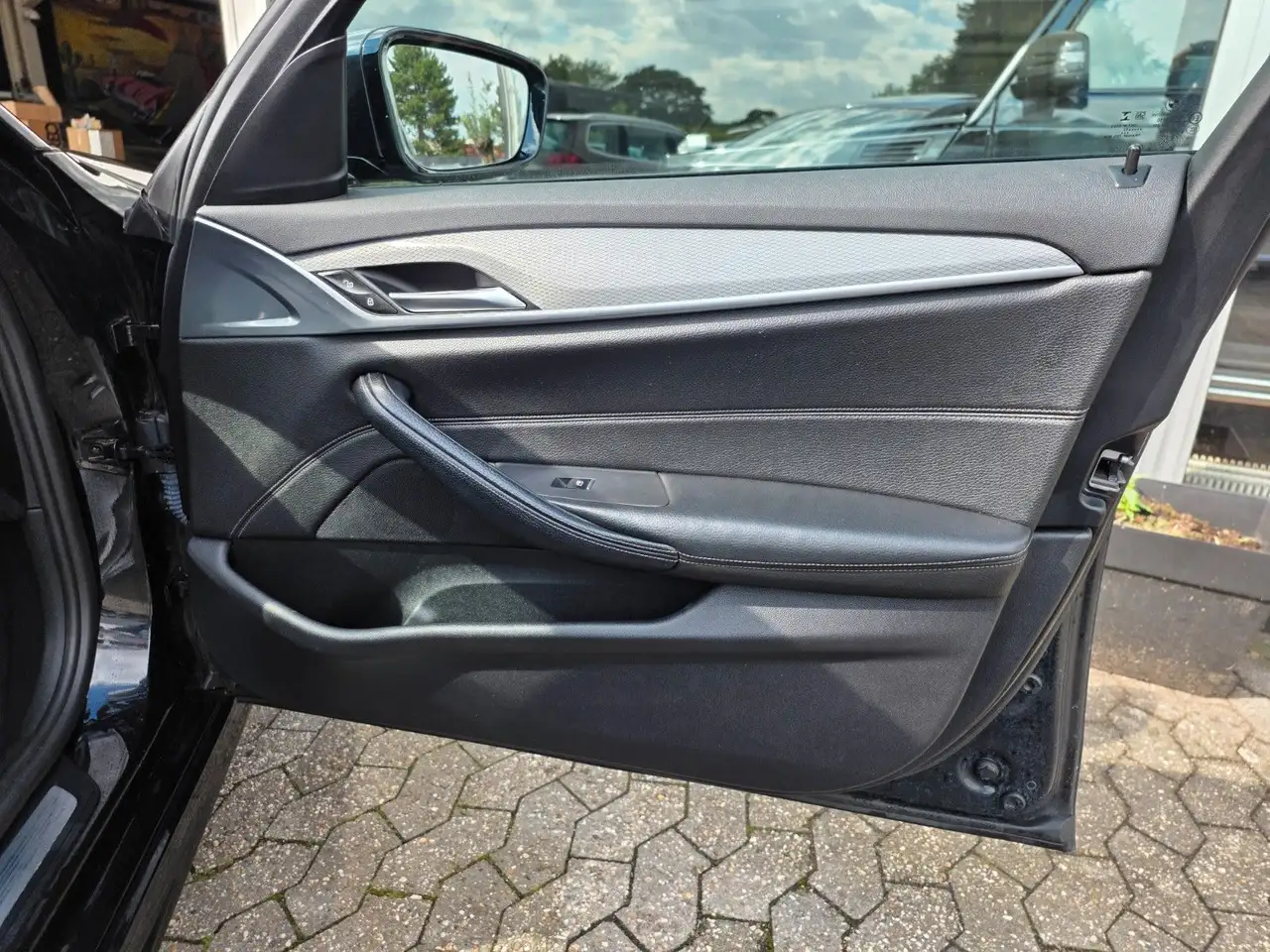 BMW 530i 252CH - M-SPORT - 1ERE MAIN - HUD - BVA - CAMÉRA DE RECUL