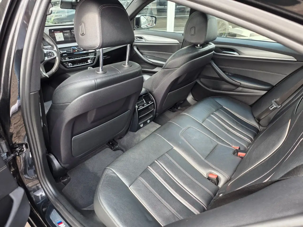 BMW 530i 252CH - M-SPORT - 1ERE MAIN - HUD - BVA - CAMÉRA DE RECUL