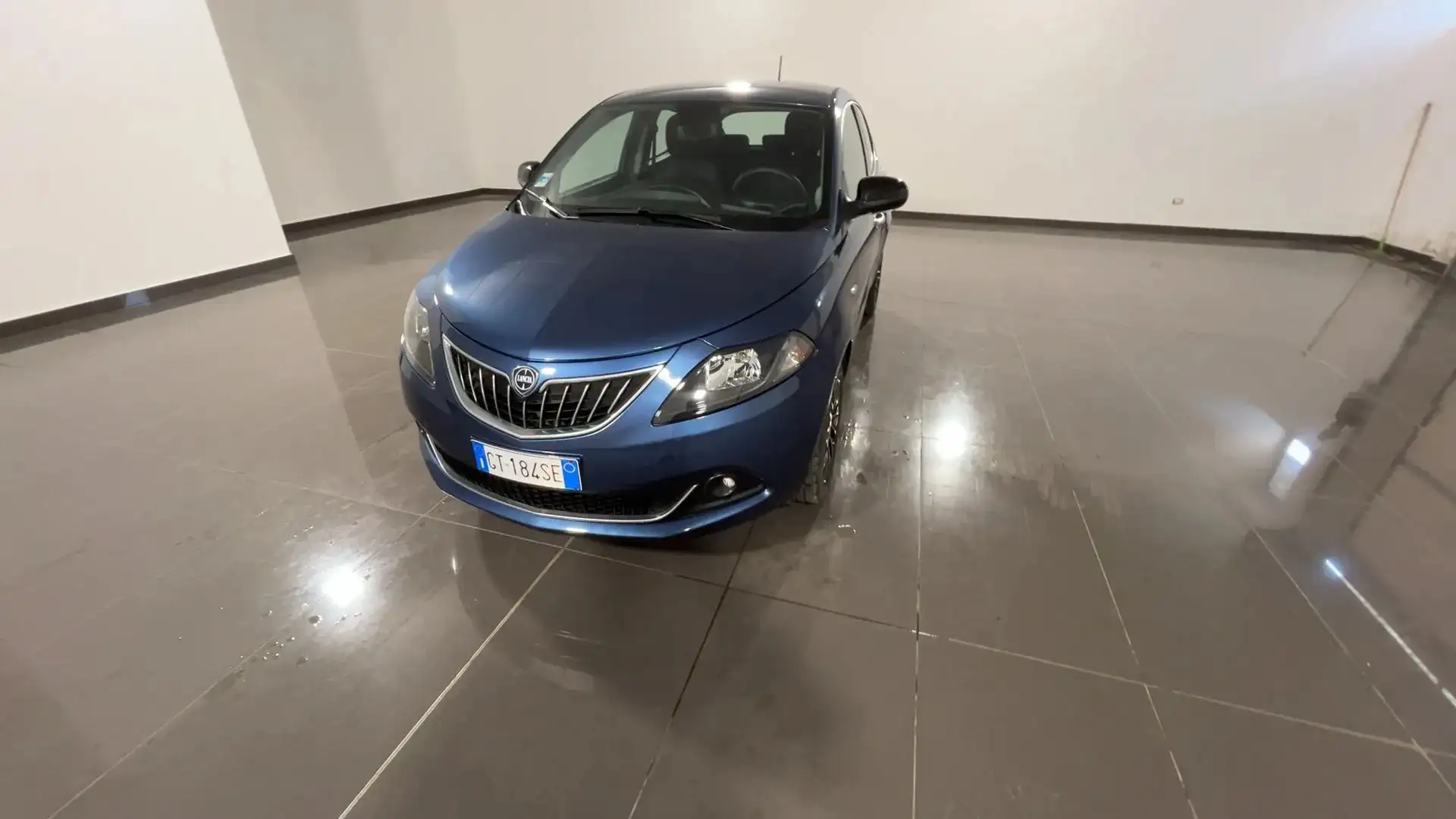 Lancia Ypsilon Ypsilon 1.0 firefly hybrid Platino 70cv Albastru - 1