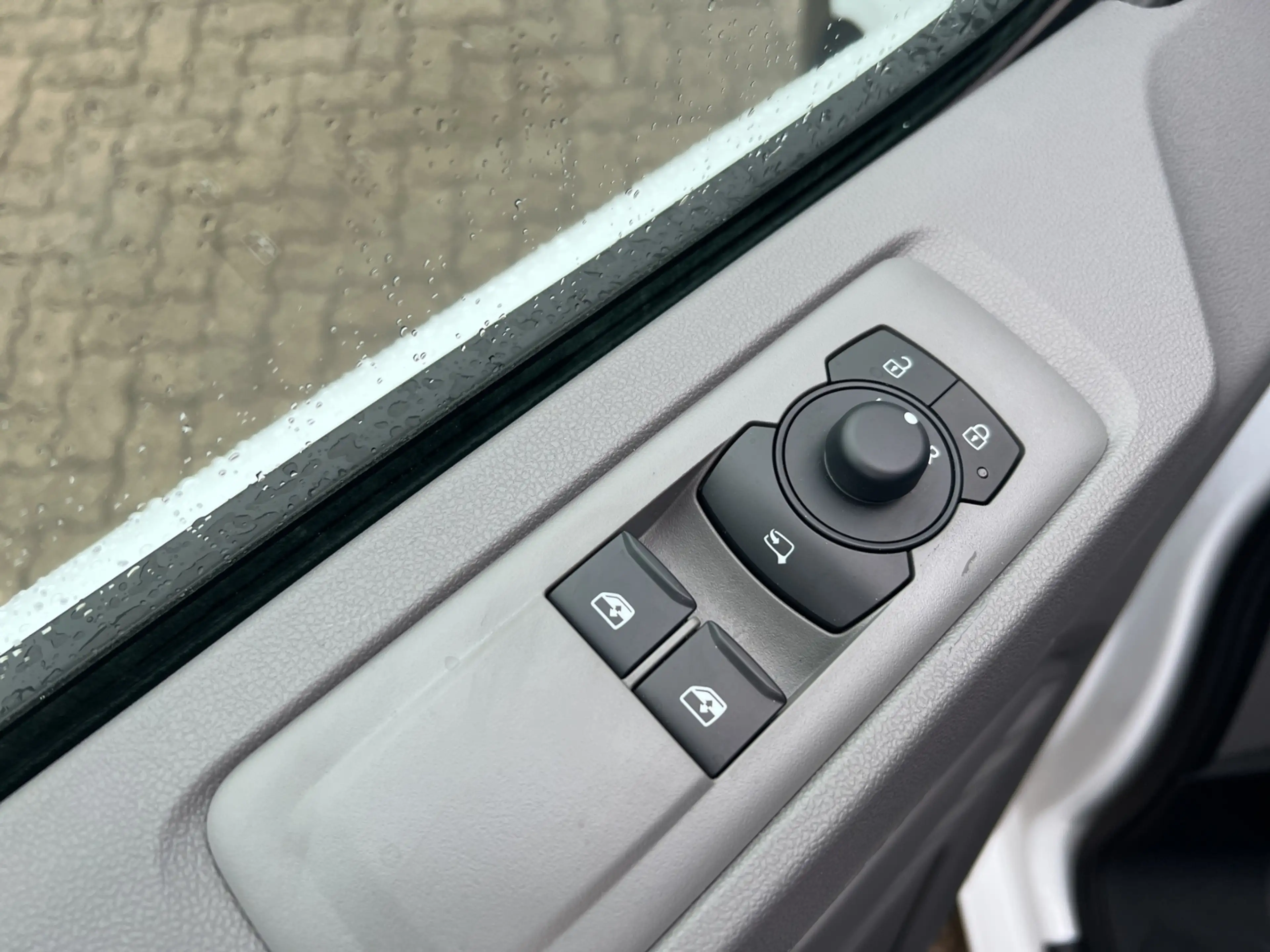 Volkswagen T7 Caravelle Kasten 2.0 TDI PDC GRA LED — photo 10