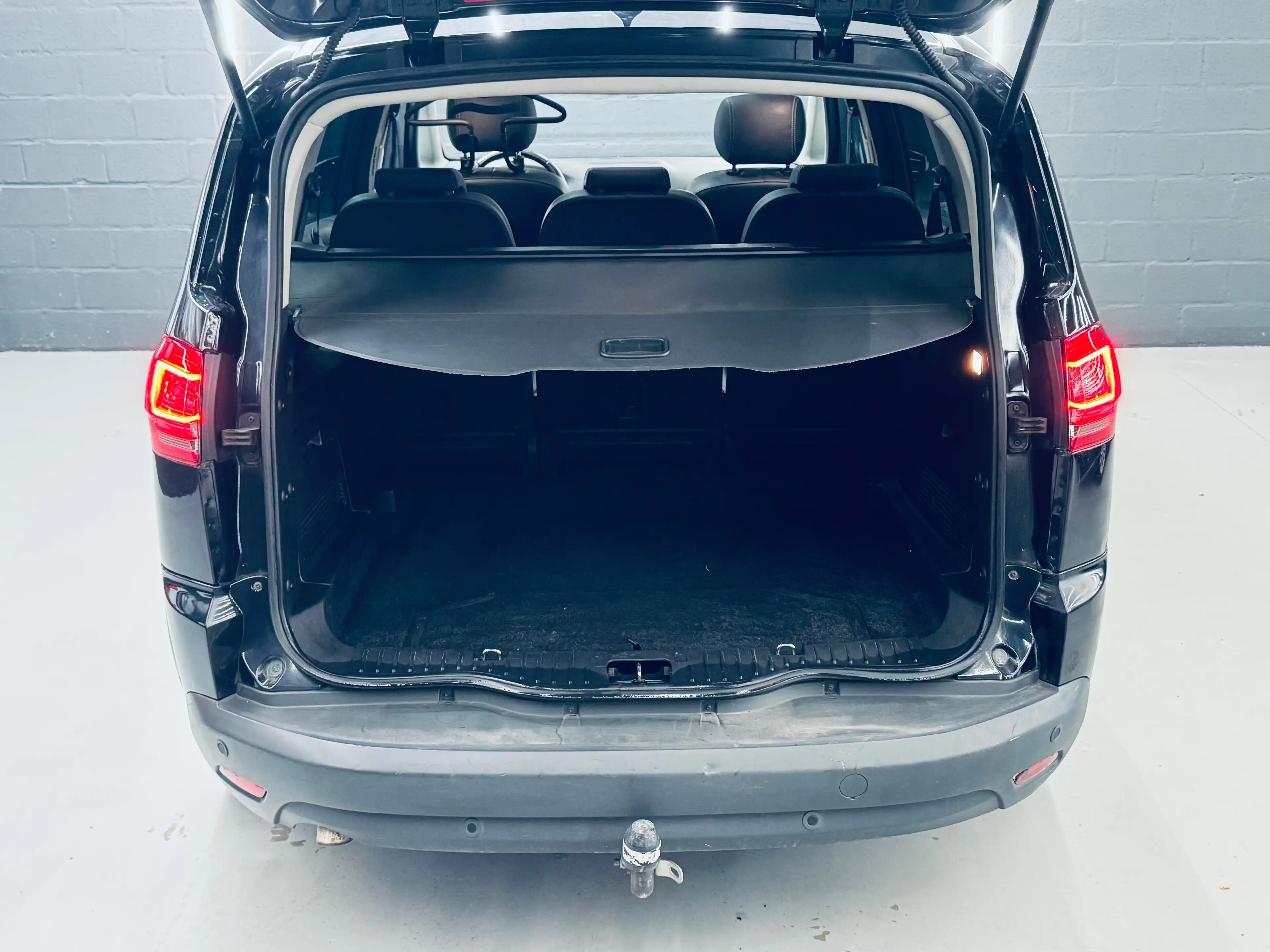 Ford S-Max 2.0 TDCi - Titanium - toit pano - cuir - navigation — photo 9