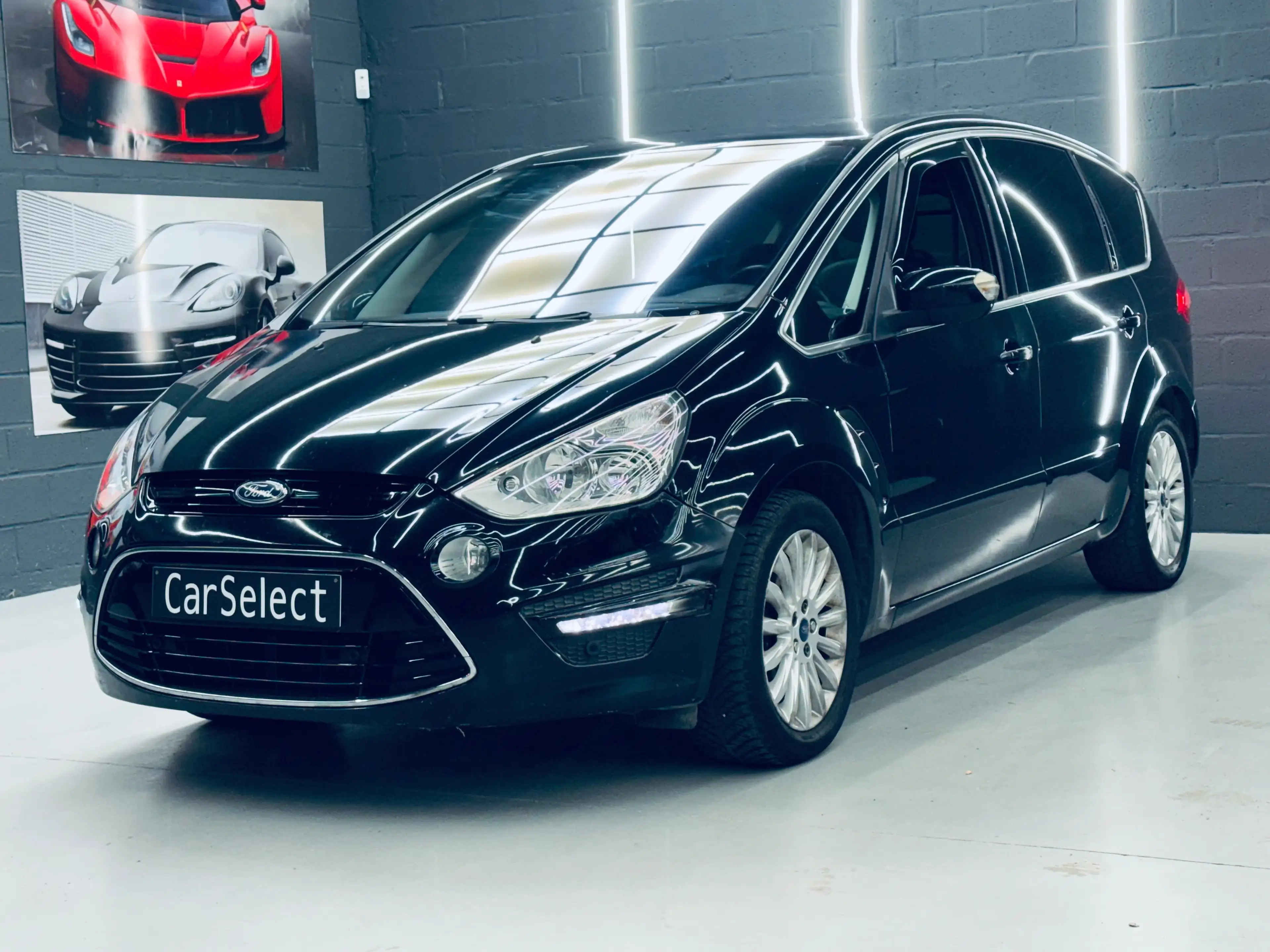 Ford S-Max 2.0 TDCi - Titanium - toit pano - cuir - navigation