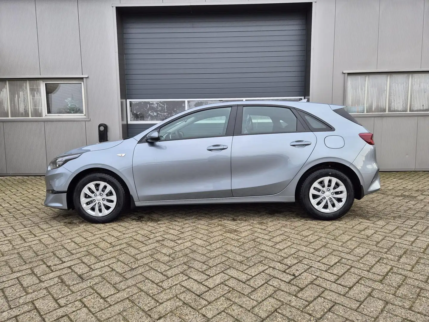 Kia Ceed / cee'd Vision 1.5 T-GDi 140PS Automatik Klimaautomatik Al Plateado - 1