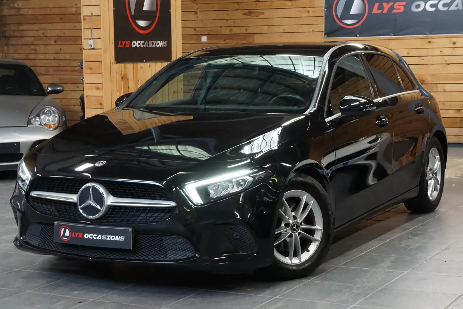 Mercedes-Benz A 180 Classe  d 7G-DCT Business Line Noir - 1