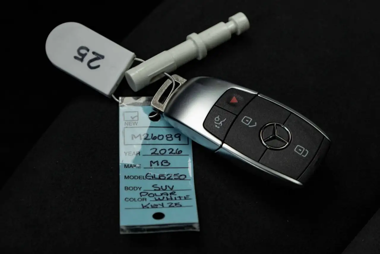Mercedes-Benz GLB снимка Mercedes-Benz GLB
